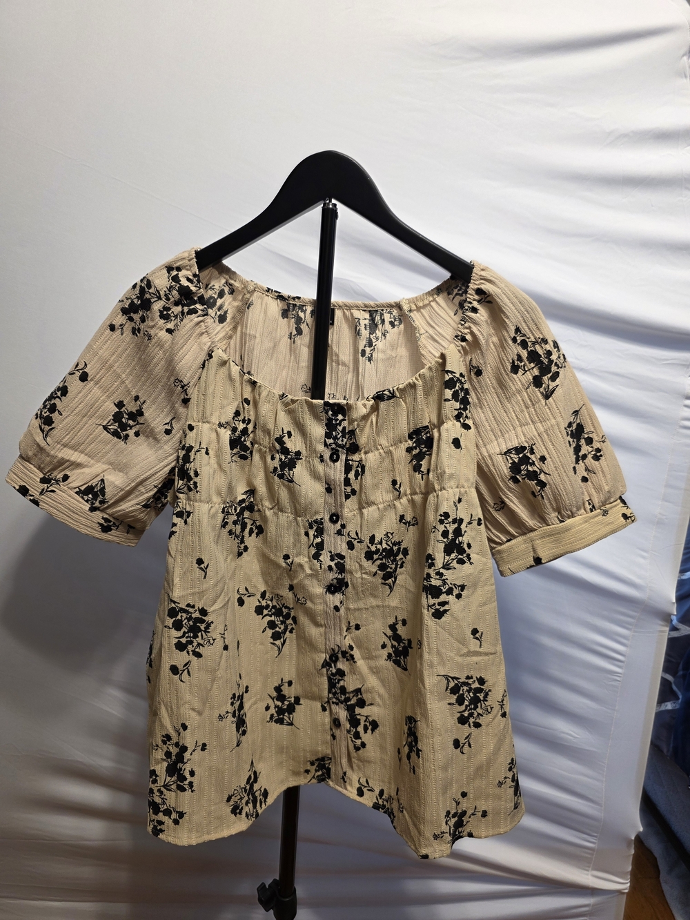 SHEIN Beige Floral Puff-Sleeve Blouse